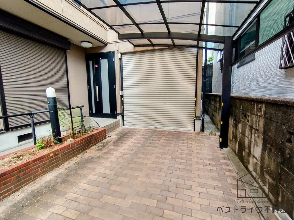 Panahome Home with Elevator & Garage in Daito City, Osaka - Thumbnail 2