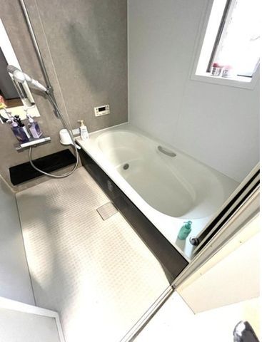 3LDK Corner Lot House for Sale in Sakai Mihara Ward, Osaka - Thumbnail 2