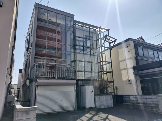 4LDK House for Sale in Higashi-ku, Sapporo, Hokkaido - Thumbnail 2
