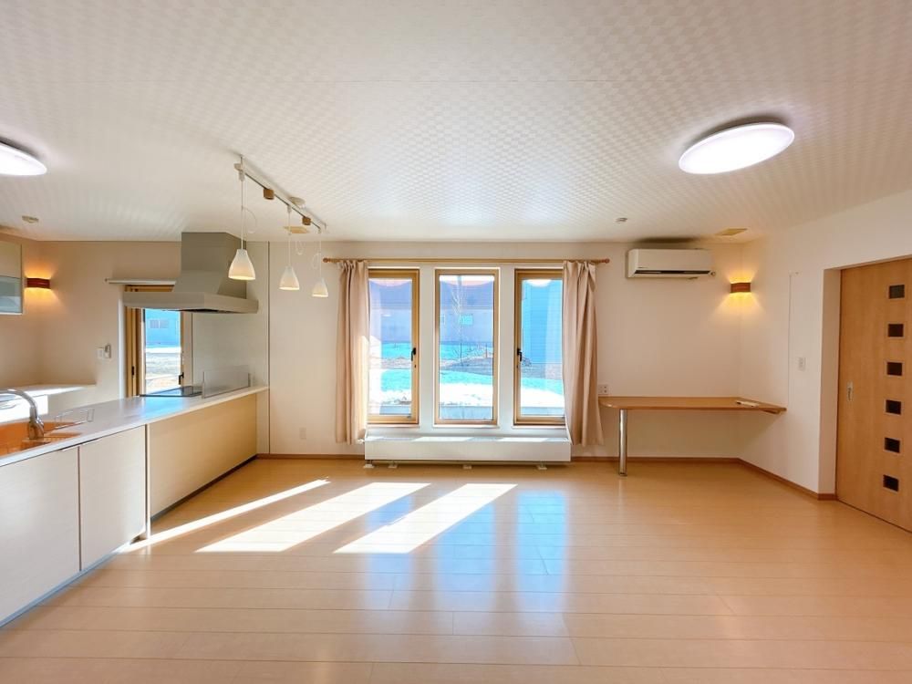 3SLDK Corner Lot House with Solar Panels in Mikasa, Hokkaido - Thumbnail 4