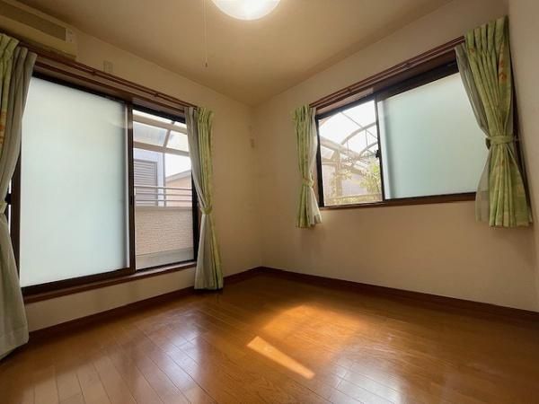4LDK Detached House for Sale in Tsurumi-ku, Osaka - Thumbnail 2