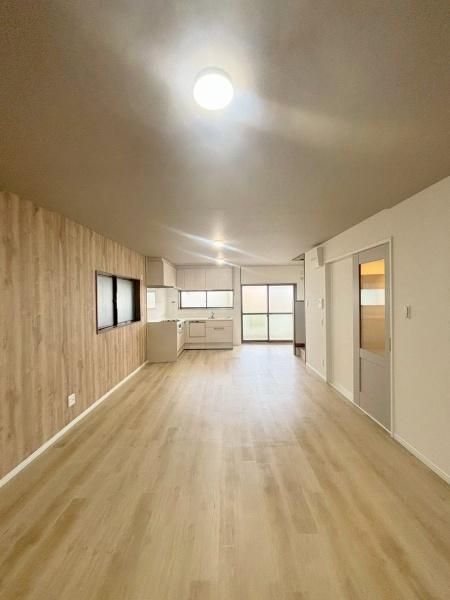 Renovated 4LDK House near Nagata Station, Higashiosaka - Thumbnail 2