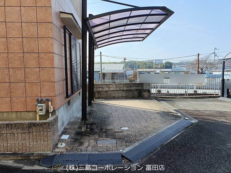 4LDK Detached House for Sale in Takatsuki, Osaka - Thumbnail 2