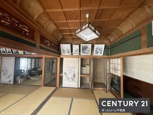 Spacious 6DK Detached House in Miyakonojo, Miyazaki with 177.70 sqm - Thumbnail 2