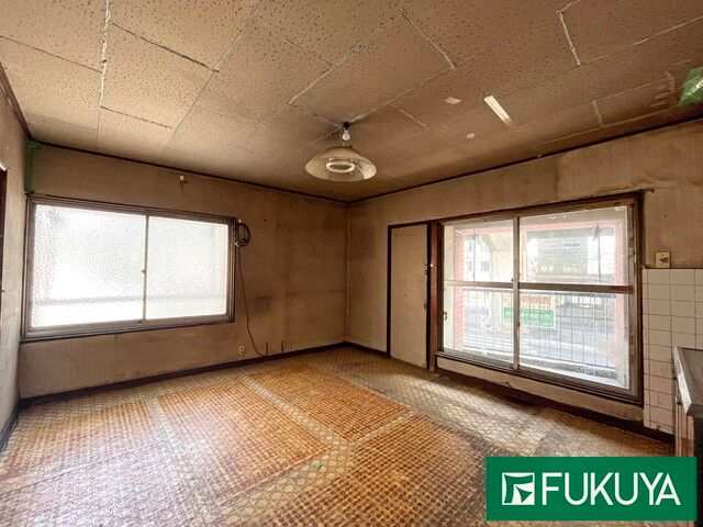 Shop-Attached 3-Story House for Sale in Osaka Nishinari Ward - Thumbnail 3