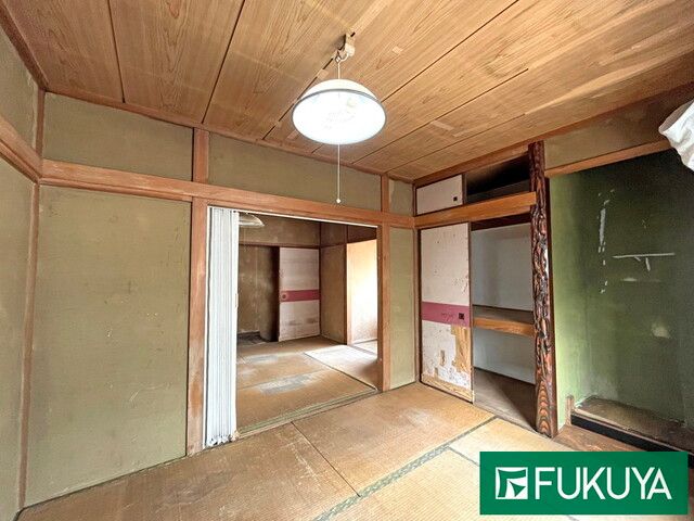 Shop-Attached 3-Story House for Sale in Osaka Nishinari Ward - Thumbnail 4