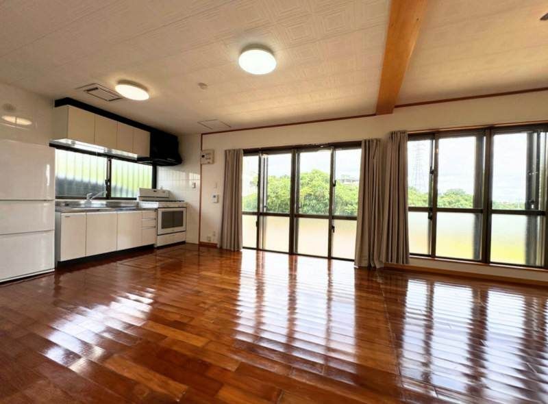 1LDK House for Sale in Okinawa City, Okinawa - 72.18 sqm - Thumbnail 2