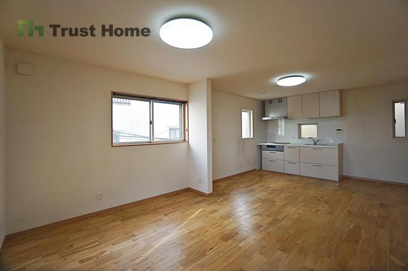 3LDK Detached House for Sale in Nishiyodogawa, Osaka - Thumbnail 2