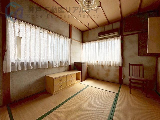 5DK House for Sale near JR Uozumi Station, Akashi, Hyogo - Thumbnail 4