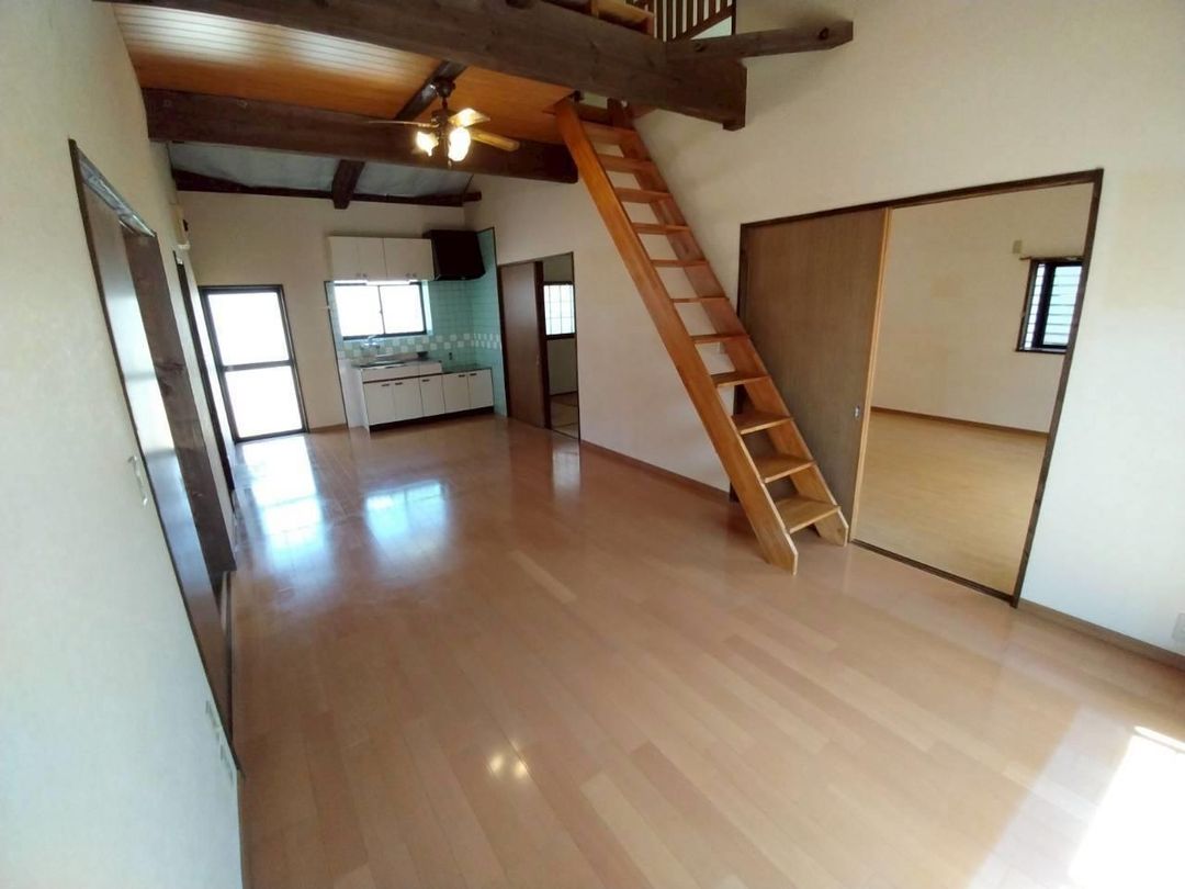 2LDK Rental House in Mitake-cho, Miyazaki - 68.93 sqm - Thumbnail 2