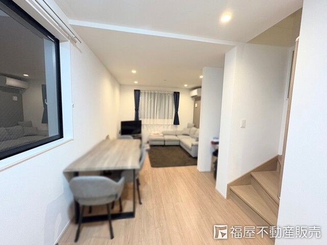 Modern 3LDK House for Sale in Tsuruhashi, Osaka - Thumbnail 4