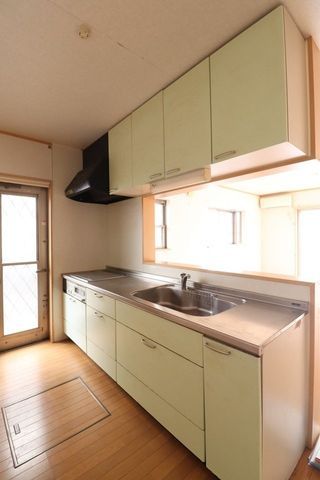 4LDK Detached House for Sale in Yokkaichi, Mie Prefecture - Thumbnail 3
