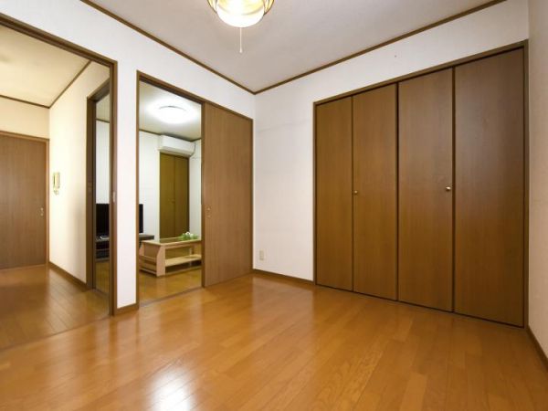 5LDK Steel-Framed House in Nishiyodogawa-ku, Osaka - Thumbnail 3