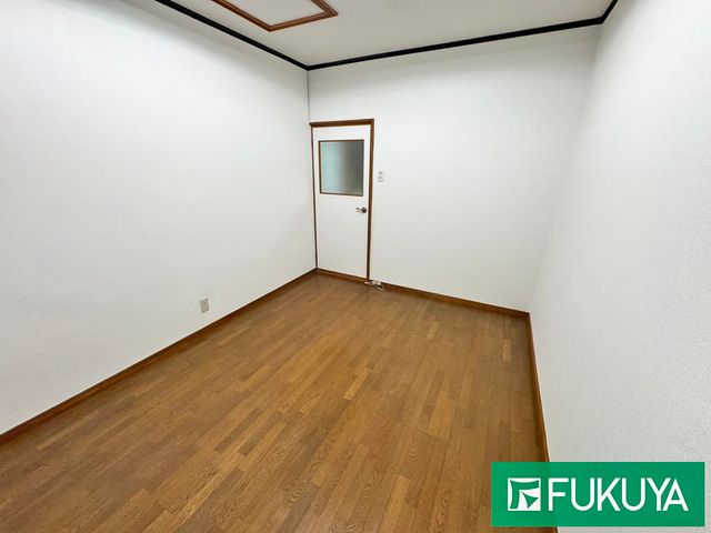 Renovated 4LDK Wooden House Near Kōzenji Station, Hirakata - Thumbnail 4