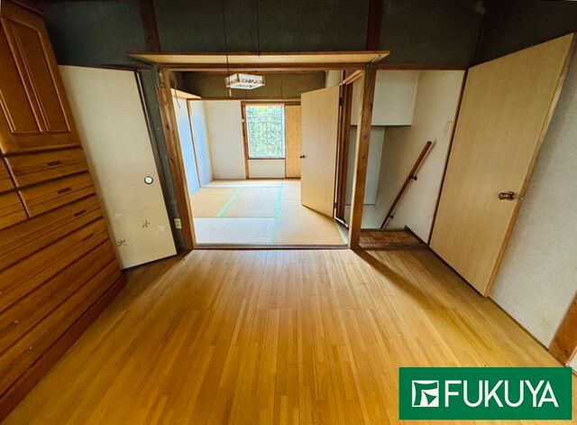 2-Story Wooden Terrace House for Sale in Higashiyama, Kyoto - Thumbnail 2