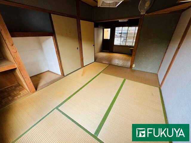 2-Story Wooden Terrace House for Sale in Higashiyama, Kyoto - Thumbnail 4