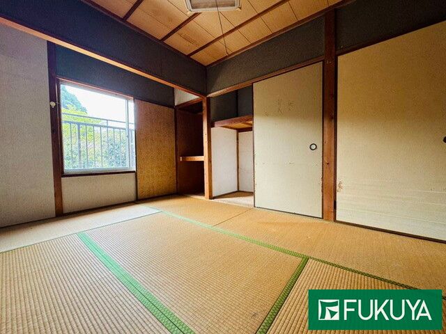 2-Story Wooden Terrace House for Sale in Higashiyama, Kyoto - Thumbnail 3