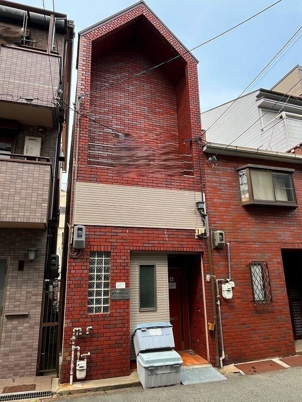 Osaka Minpaku House for Sale Near Tsuruhashi Station - Image 1