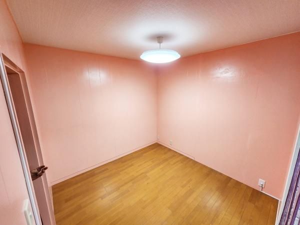 2LDK House for Sale near JR Shuntokumichi Station, Higashi-Osaka - Thumbnail 3