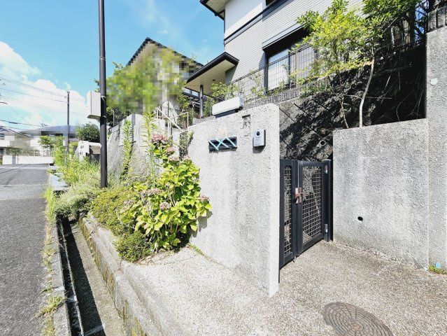 5LDK Detached House with Garden near Hanayama Station, Kobe - Thumbnail 3