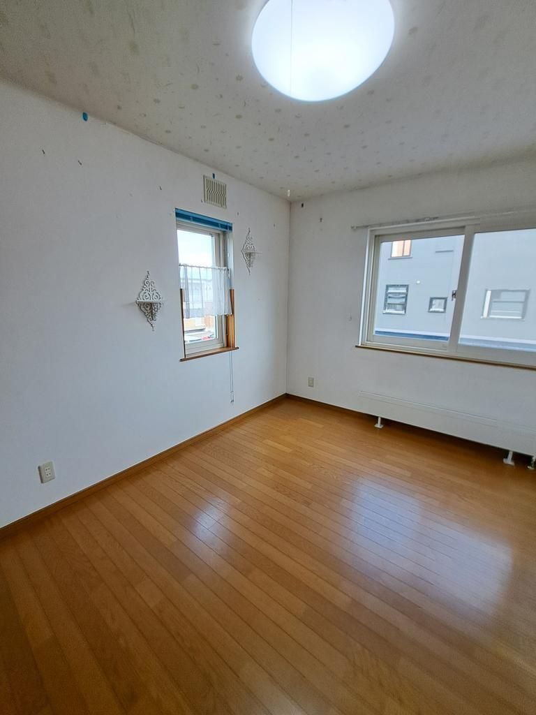 5LDK Detached House with Large Carport in Asahikawa, Hokkaido - Thumbnail 3