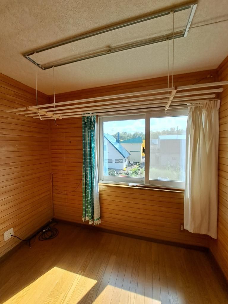 5LDK Detached House with Large Carport in Asahikawa, Hokkaido - Thumbnail 4