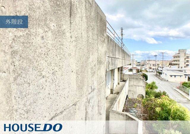 3LDK RC House for Sale in Okinawa City - 139 sqm - Thumbnail 2