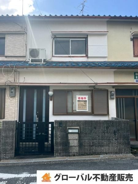 3LDK Townhouse for Sale in Ikoma, Nara | 70 sqm - Thumbnail 2