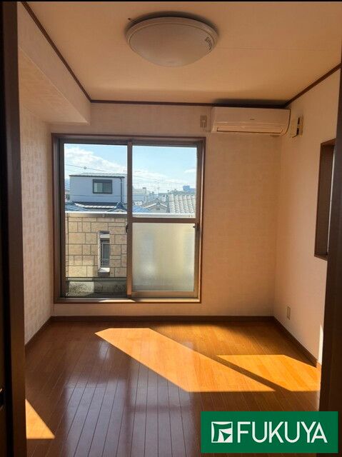 4LDK All-Electric House with Indoor Garage in Neyagawa, Osaka - Thumbnail 3