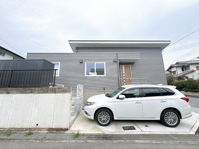 3LDK House for Sale in Ikoma, Nara - 90.26 sqm - Thumbnail 2