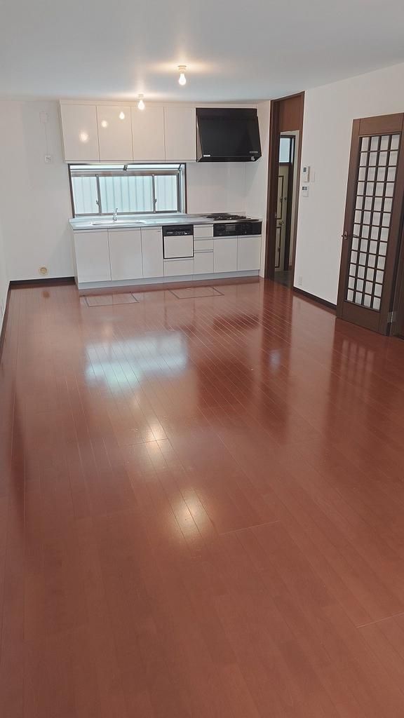 Renovated 4SLDK House for Sale in Toyonaka, Osaka - Thumbnail 4