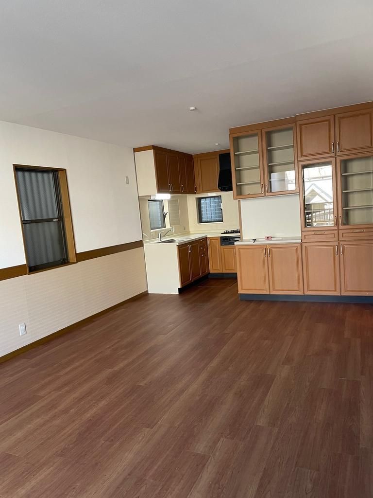 Renovated 4LDK House for Sale in Nagaokakyo, Kyoto - Thumbnail 3