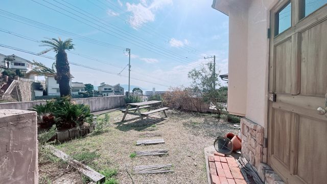Designer 3SLDK House with Garden in Kobe's Maikozaka - Thumbnail 2