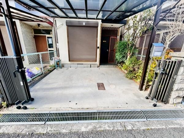 4K Detached House for Sale in Kaizuka City, Osaka - Thumbnail 2