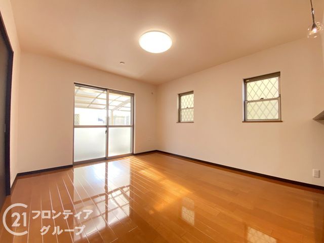 Renovated 4LDK House in Sakai, Osaka | Corner Lot, All-Electric - Thumbnail 4