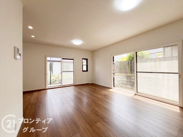 5LDK 128sqm Renovated House in Ikoma, Nara - Thumbnail 2