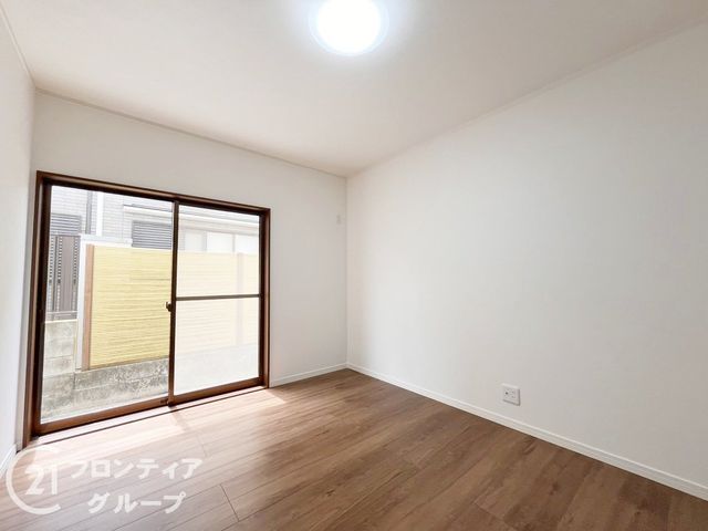5LDK 128sqm Renovated House in Ikoma, Nara - Thumbnail 3