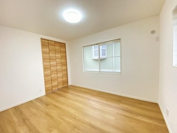 6LDK Renovated House for Sale in Kashinodai, Kobe - Thumbnail 2