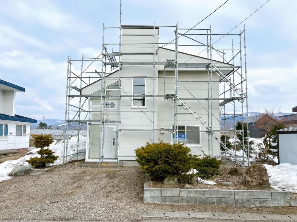 Renovated 3LDK House in Bibai, Hokkaido with Garden and Parking - Thumbnail 2