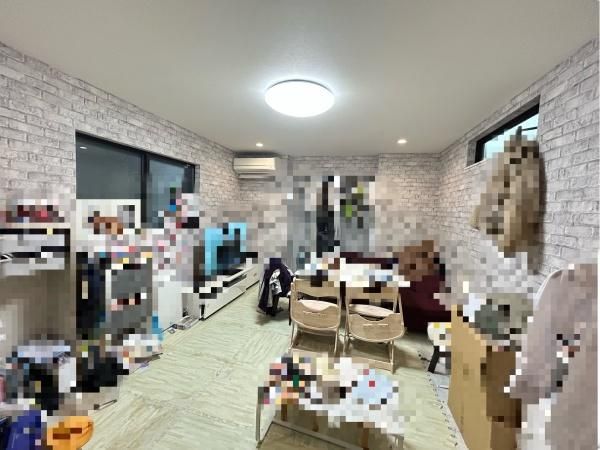 Modern 3LDK Detached House for Sale in Higashinari, Osaka - Thumbnail 3