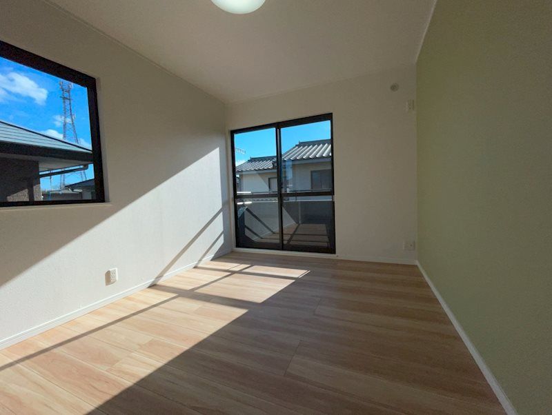 Renovated 4SLDK House in Kuwana's Oyamada Danchi, Mie - Thumbnail 3