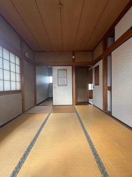 4SLDK Wooden House for Sale in Hirakata, Osaka - Thumbnail 3