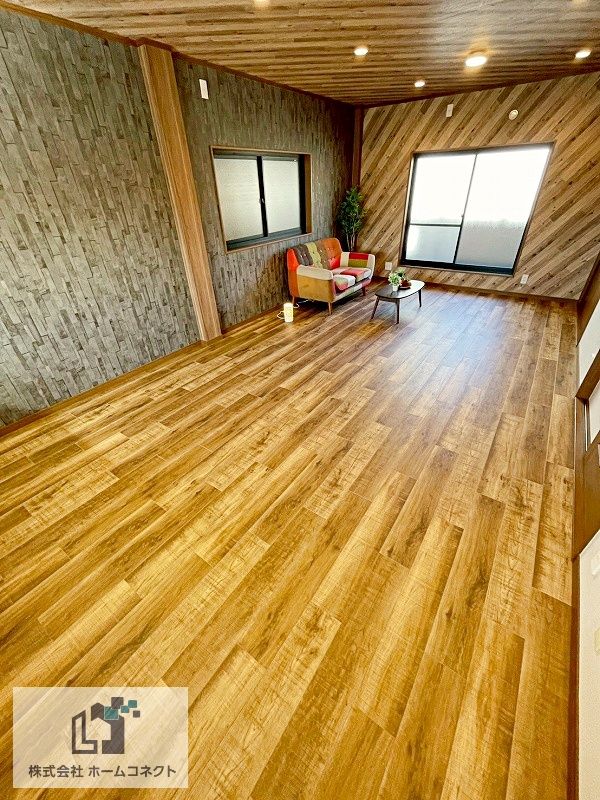 Renovated 4LDK Steel-Frame House for Sale in Higashi-Osaka - Thumbnail 3