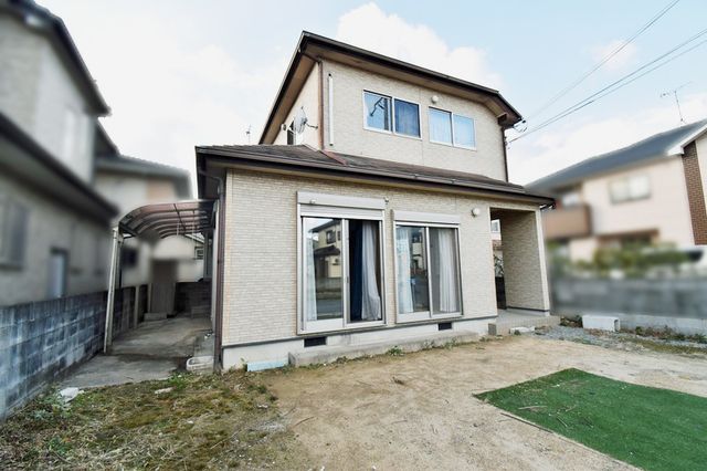 4LDK House for Sale in Himeji with Parking for 3 Cars - Thumbnail 2
