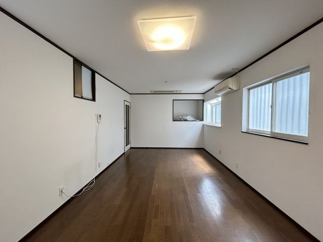 3LDK Detached House for Sale in Moriguchi, Osaka - Thumbnail 3
