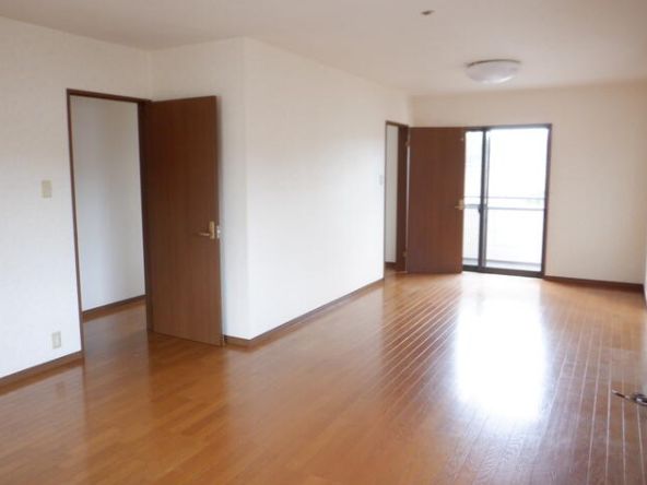 4LDK Used Detached House in Kinokawa, Wakayama - 128 sqm - Thumbnail 2