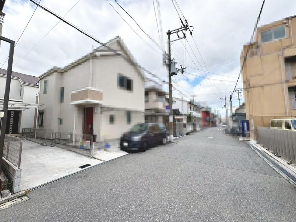 4LDK Detached House with Solar Panels for Sale in Sakai, Osaka - Thumbnail 2