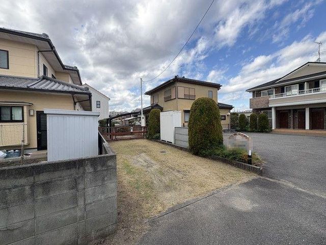 4SLDK House for Sale in Matsuyama, Ehime - 148.64㎡ on 375.9㎡ Land - Thumbnail 3