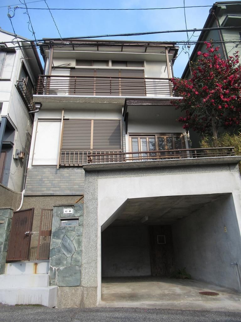 2LDK House with Sunken Garage for Sale in Suma Ward, Kobe - Image 1