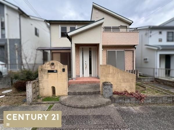 5LDK House for Sale in Satsukidai, Hashimoto, Wakayama - Thumbnail 2